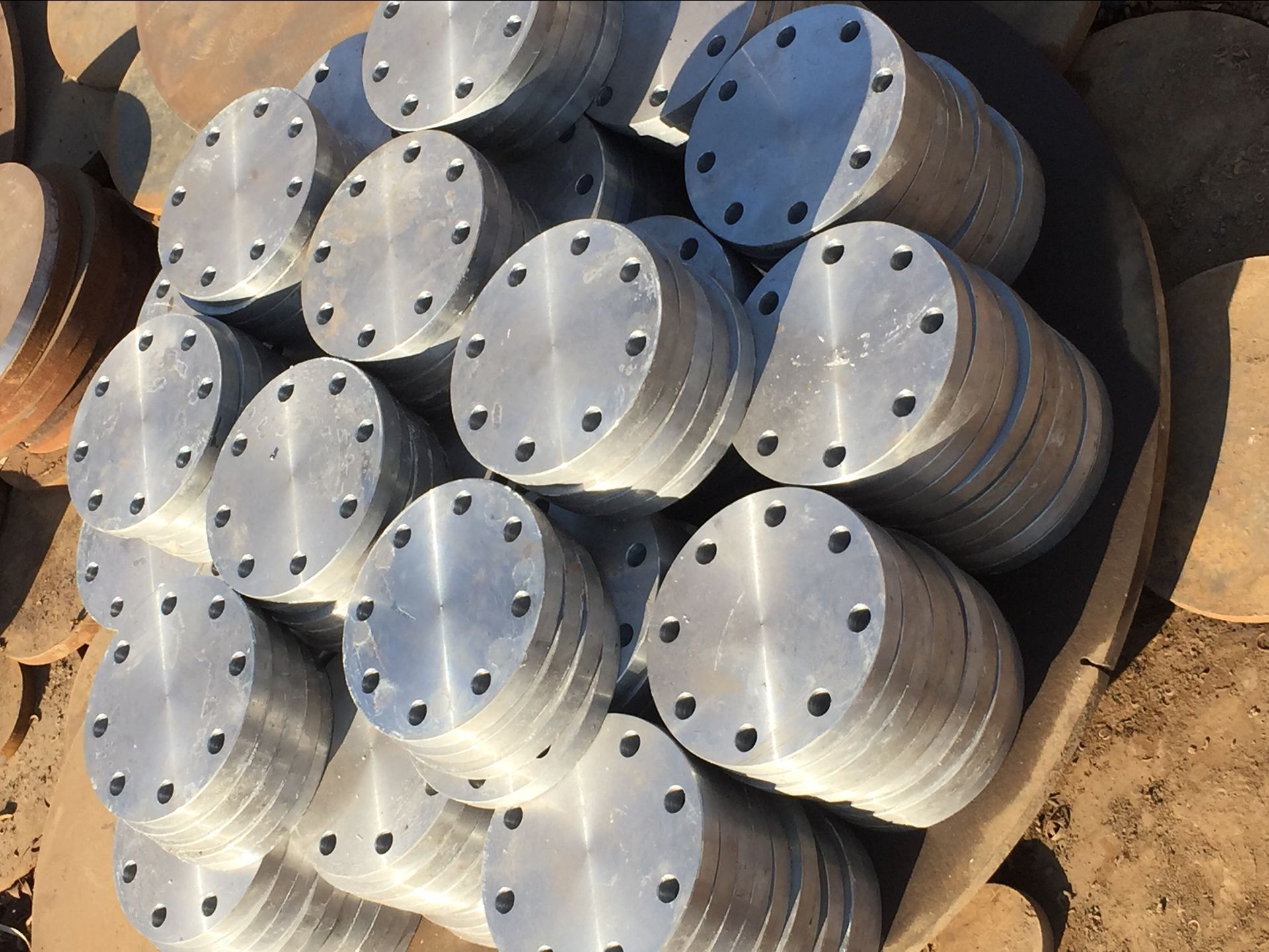 盲板、法蘭蓋、盲法蘭是不是一種產(chǎn)品