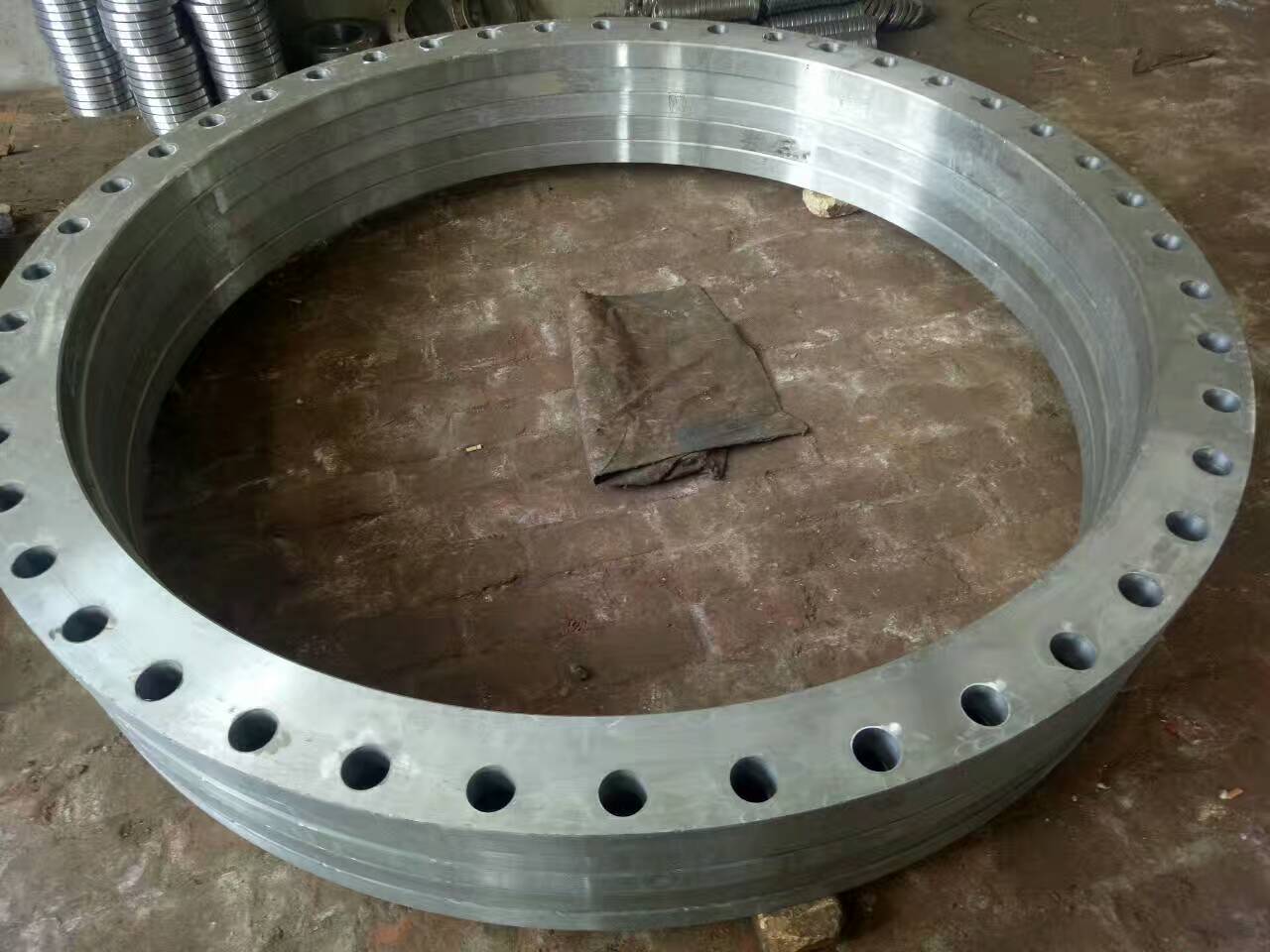 怎樣區(qū)別鑄和鍛打法蘭；